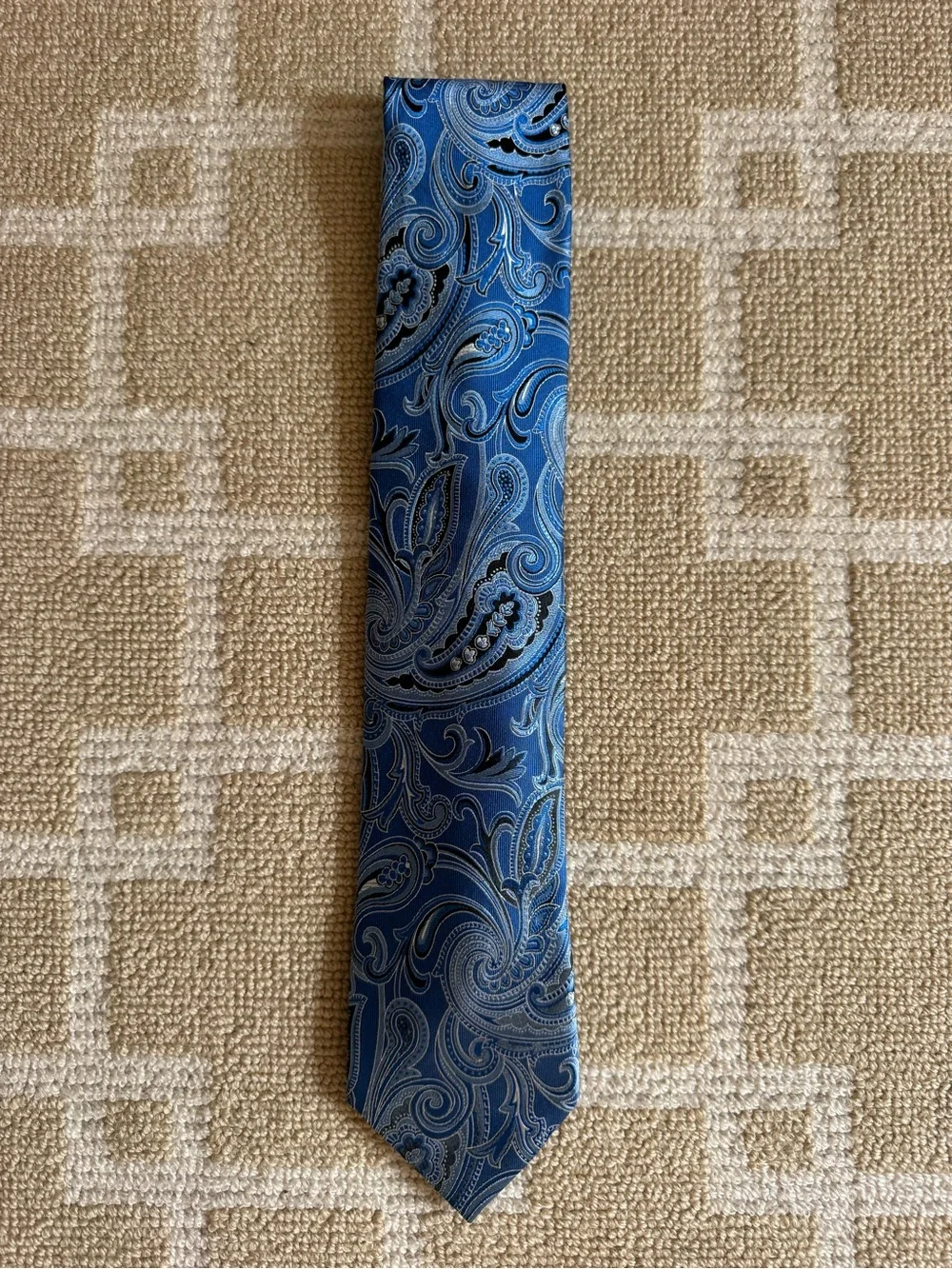 Geoffrey Beene 100% Silk Tie Blue Paisley Necktie Preppy Office Wedding